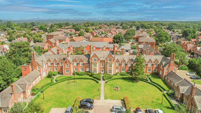 2 Bedroom Apartment For Sale In Grey Lady Place, Billericay, CM11