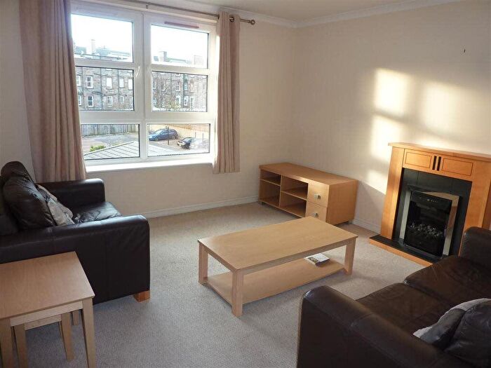2 Bedroom Flat To Rent In Loaning Mills, Edinburgh, EH7