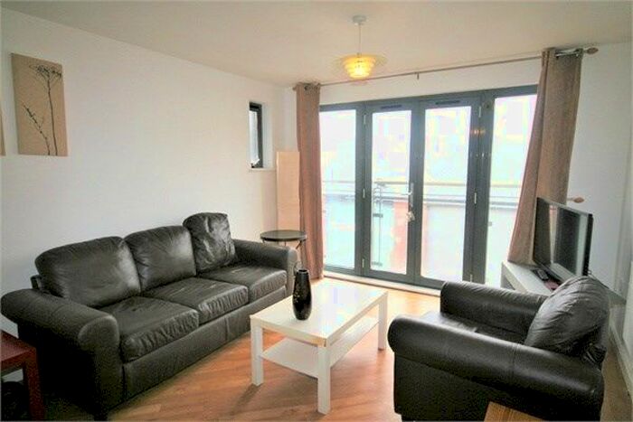 2 Bedroom Flat To Rent In St Catherines Court, Swansea, SA1