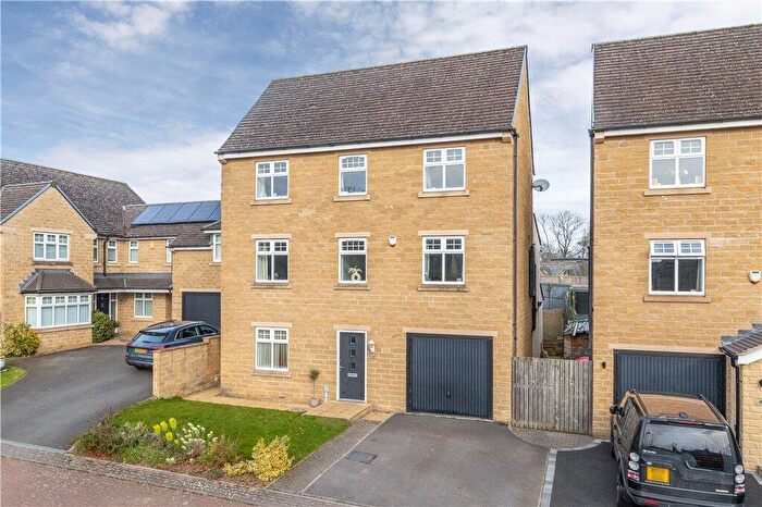 4 Bedroom Detached House For Sale In Beamsley Close, Menston, Ilkley, West Yorkshire, LS29
