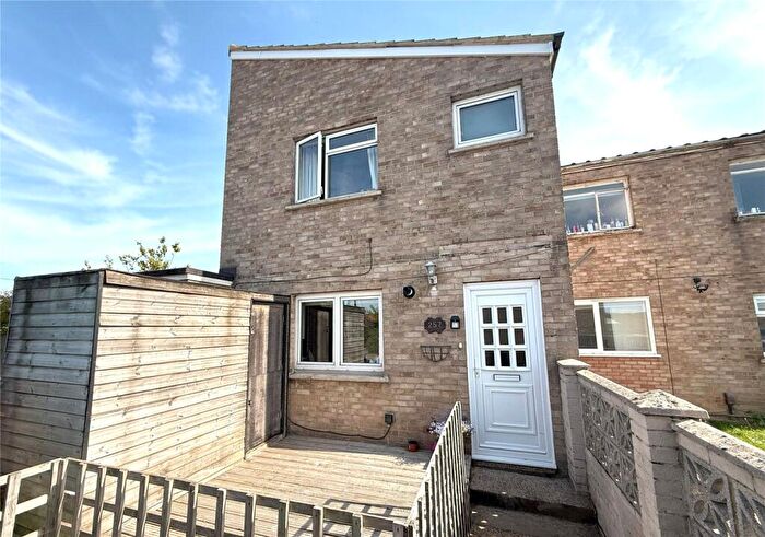 3 Bedroom End Of Terrace House For Sale In Crawley Close, Corringham, Essex, SS17