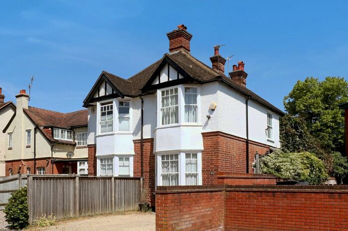 3 Bedroom Semi-Detached House To Rent In Baring Road, Beaconsfield, HP9