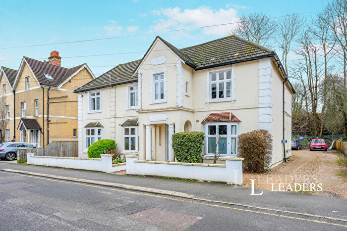 1 Bedroom Flat To Rent In Holmesdale Road, Reigate, Surrey, RH2