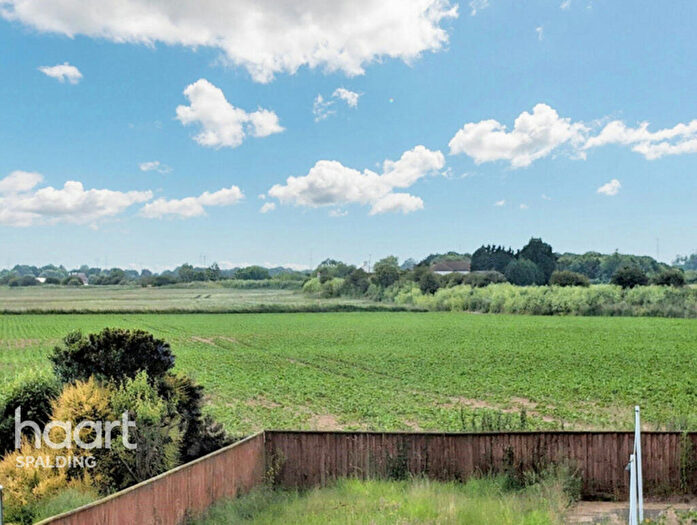 3 Bedroom Semi-Detached House For Sale In Coronation Avenue, Throckenholt, PE12