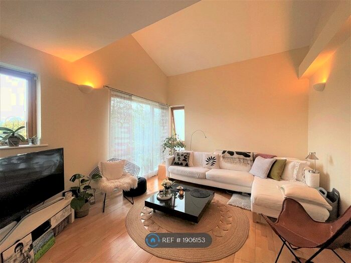 2 Bedroom Flat To Rent In Fajr House, London, SE9