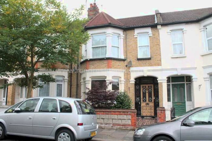 1 Bedroom Flat To Rent In Ground Floor Flat, 33 Ronald Park Avenue, SS0