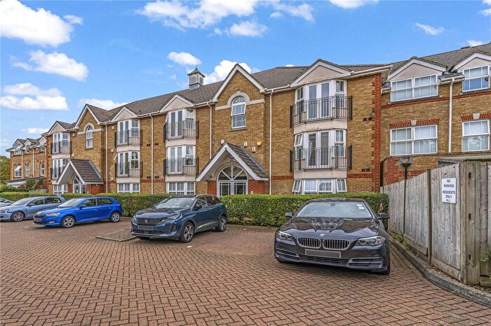 2 Bedroom Flat To Rent In Draper Close, Isleworth, TW7