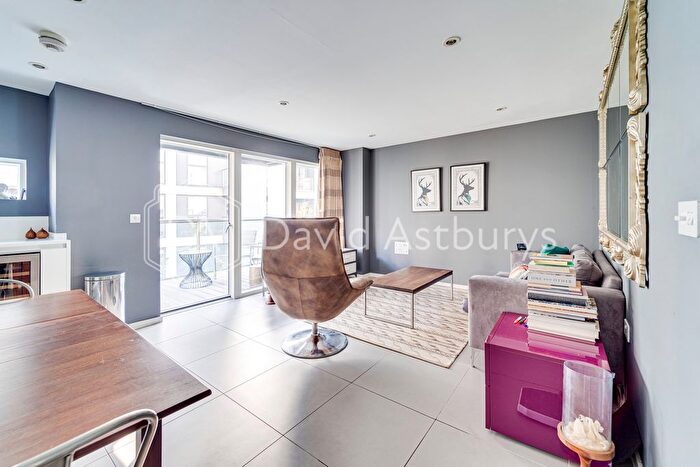 2 Bedroom Flat To Rent In Dance Square, Clerkenwell, London, EC1V