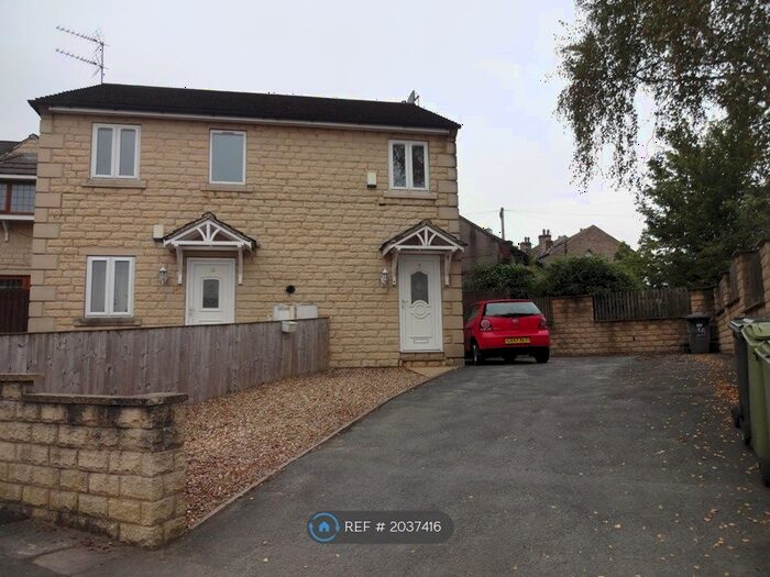 2 Bedroom Flat To Rent In Mount Street, Cowlersley, Huddersfield, HD4
