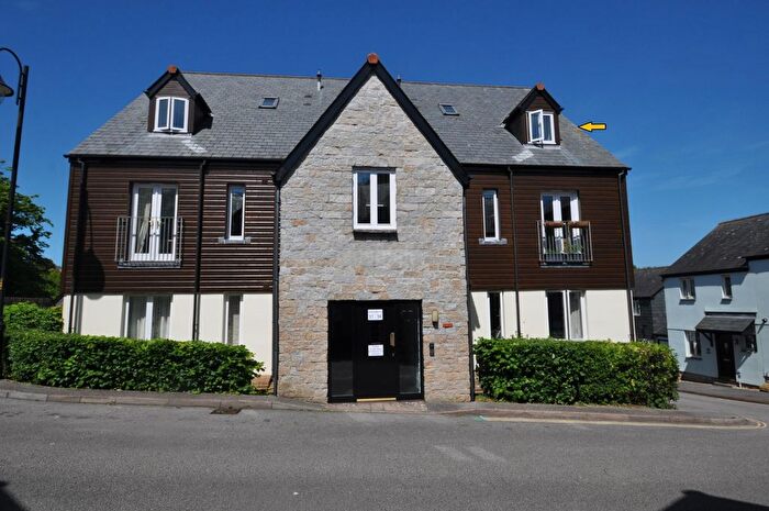 1 Bedroom Flat To Rent In Calver Close, Penryn, TR10