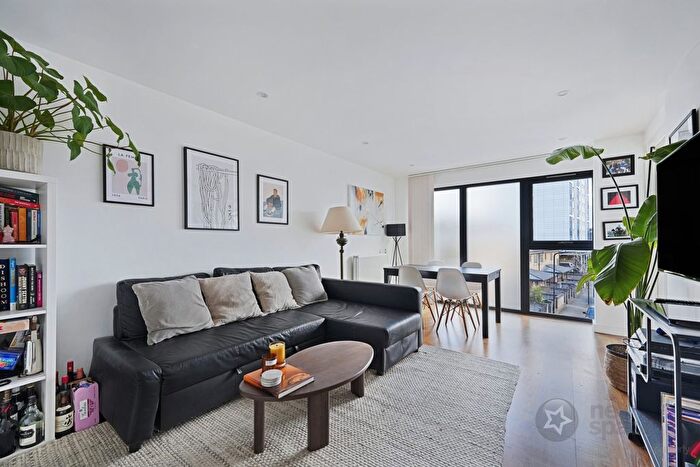 1 Bedroom Flat To Rent In Richmond Road, London, E8