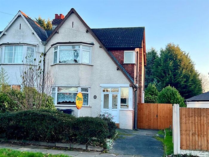 3 Bedroom Semi Detached House For Sale In Green Road, Hall Green, Birmingham, B28