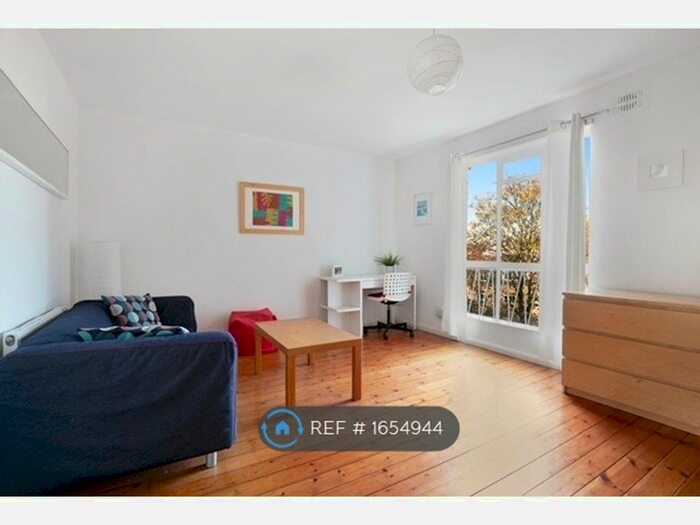 Studio To Rent In Pearce House, London, N19