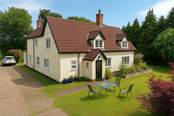 3 Bedroom Detached House For Sale In Charles Tye, Ringshall, IP14