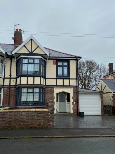 3 Bedroom Semi-Detached House To Rent In South Place, Porthcawl, CF36