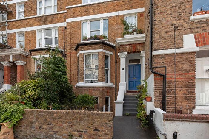 1 Bedroom Flat For Sale In Gautrey Road, Nunhead, SE15