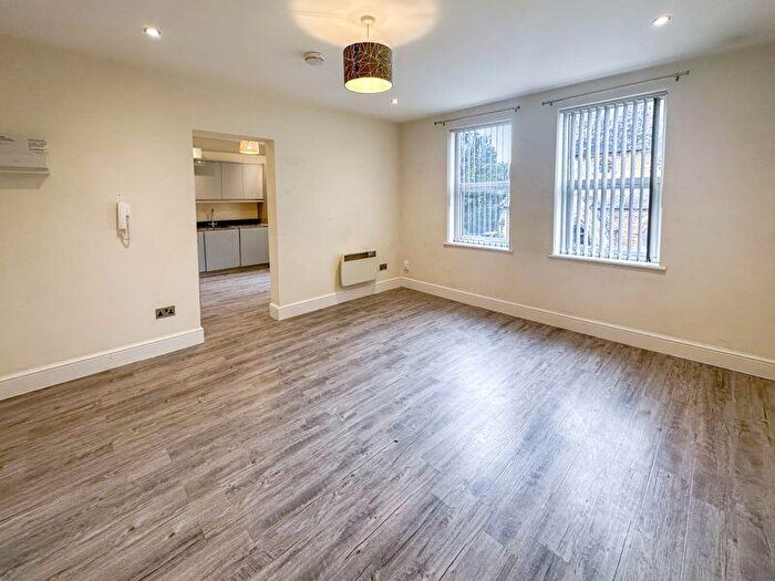 1 Bedroom Flat To Rent In Norfolk Road, Maidenhead, SL6
