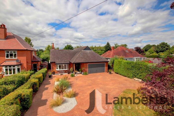 3 Bedroom Detached Bungalow For Sale In Oak Tree Lane, Cookhill, Alcester, B49