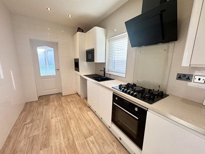 5 Bedroom Semi-Detached House To Rent In Archer Lane, Off Carter Knowle Road, S7