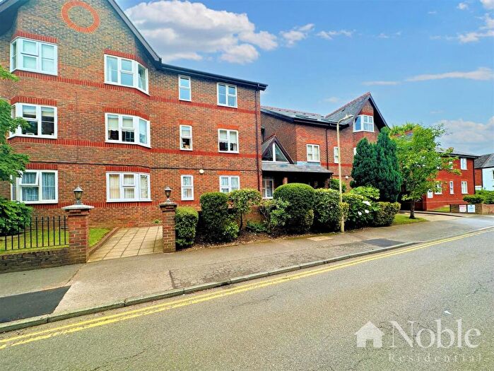 2 Bedroom Retirement Property For Sale In Eastfield Road, Brentwood, CM14