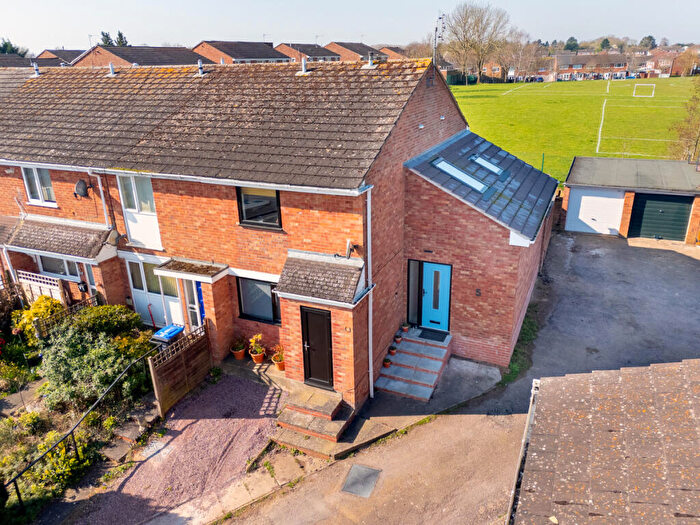 3 Bedroom End Of Terrace House For Sale In Burrows Close, Leamington Spa, CV31