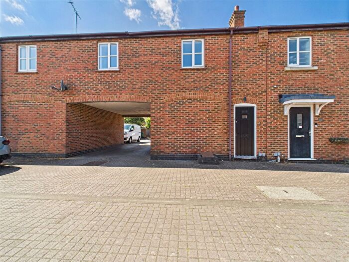1 Bedroom Detached House To Rent In Shereway, Aylesbury, Buckinghamshire, HP19