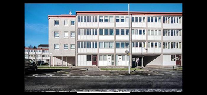 2 Bedroom Flat To Rent In Well Green, Pollokshaws, Glasgow, G43