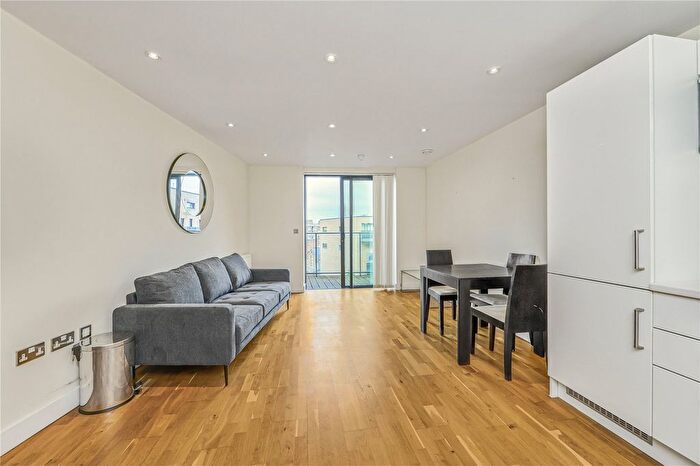 1 Bedroom Flat To Rent In Arc House, Maltby Street, Bermondsey, London, SE1