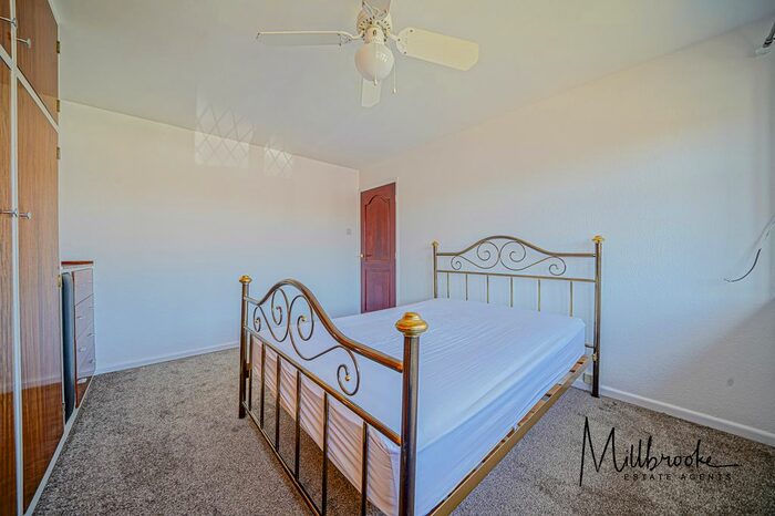 3 Bedroom Semi-Detached House To Rent In Glendale Road, Mosley Common, Manchester, M28