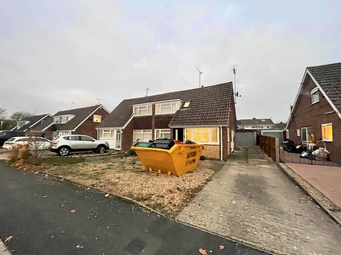 3 Bedroom Semi-Detached House To Rent In Larksfield, Covingham SN3