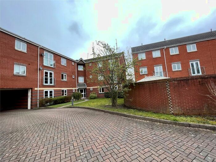 2 Bedroom Flat To Rent In Hurstbourne Crescent, Wolverhampton, West Midlands, WV1
