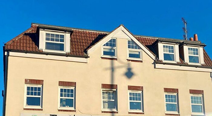 2 Bedroom Apartment For Sale In West Street, Fareham, PO16