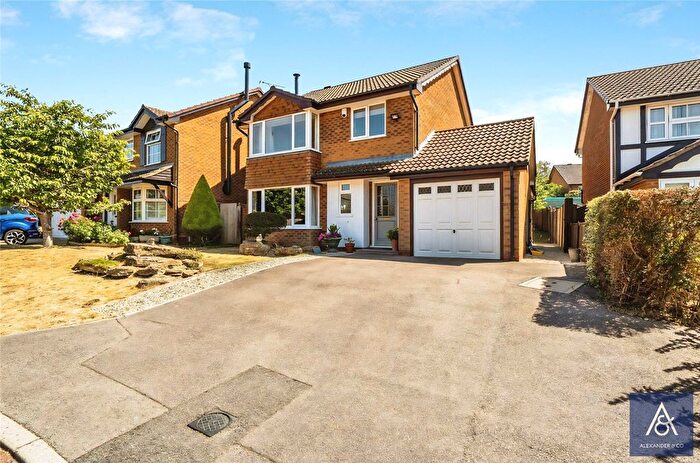 4 Bedroom Detached House For Sale In Stuart Road, Brackley, Northamptonshire, NN13