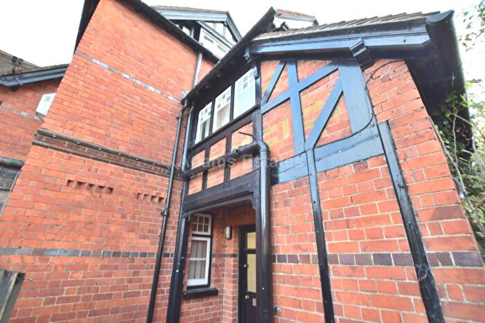 3 Bedroom Flat To Rent In High Street, Goring, RG8