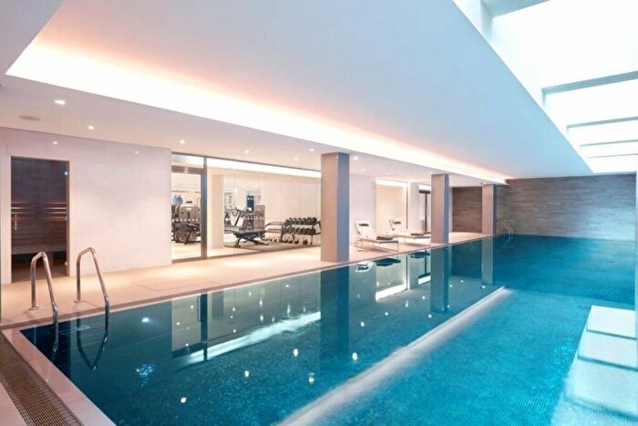 2 Bedroom Flat For Sale In Southbank Tower, Upper Ground, London, SE1