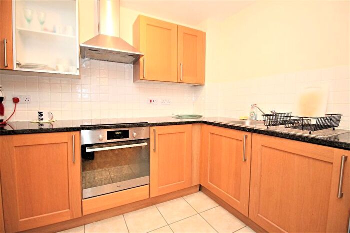 1 Bedroom Flat To Rent In Sherwood Gardens, Isle Of Dogs, London, E14