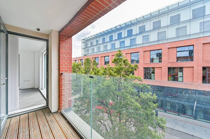 2 Bedroom Flat For Sale In Polytechnic Street, Woolwich, London, SE18