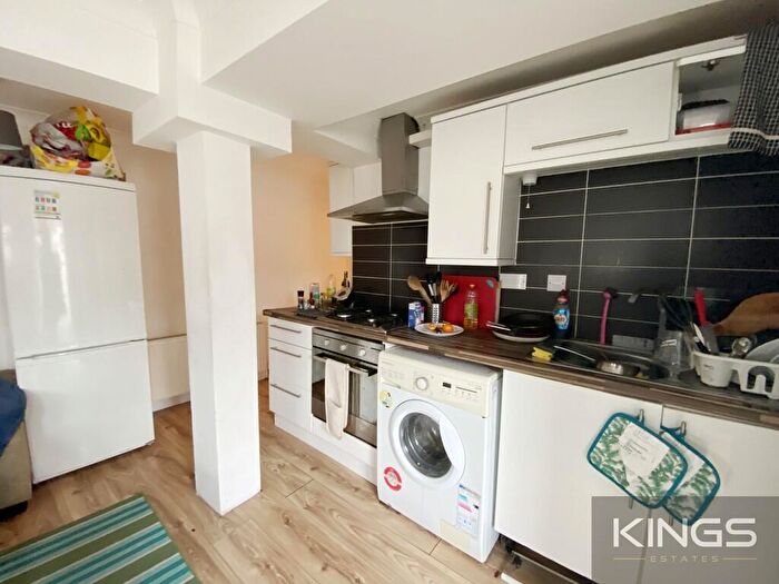 3 Bedroom Apartment To Rent In Milton Road, SO15