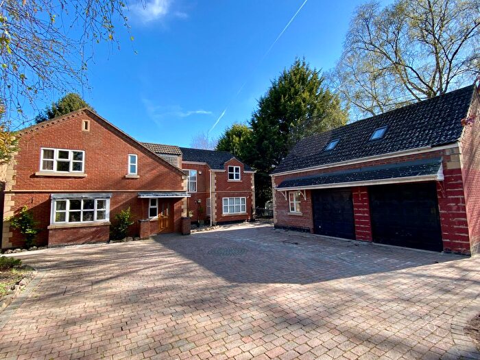 6 Bedroom Detached House For Sale In Manthorpe Road, Grantham, Grantham, NG31
