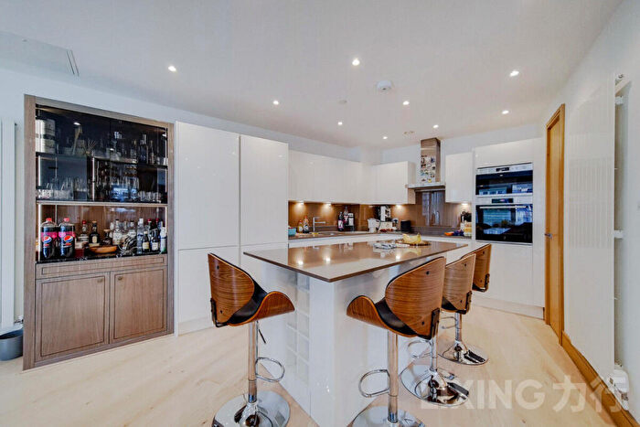 3 Bedroom Apartment For Sale In Crossharbour Plaza, Canary Wharf, E14