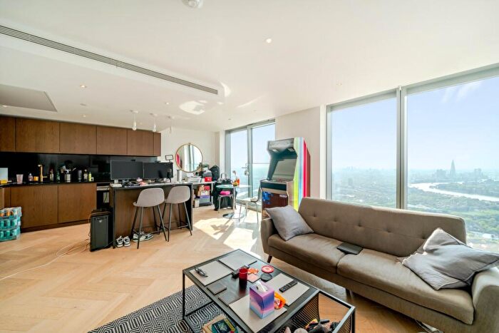 2 Bedroom Apartment For Sale In Landmark Pinnacle, Marsh Wall, E14