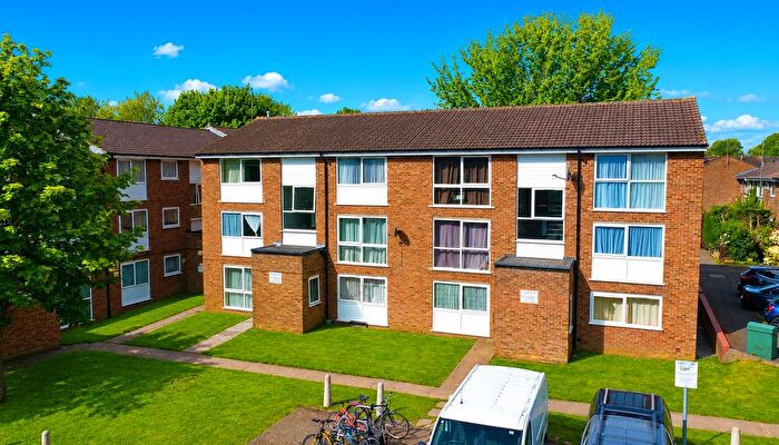 1 Bedroom Flat For Sale In Burns Drive, Woodhall Farm, Hemel Hempstead, HP2