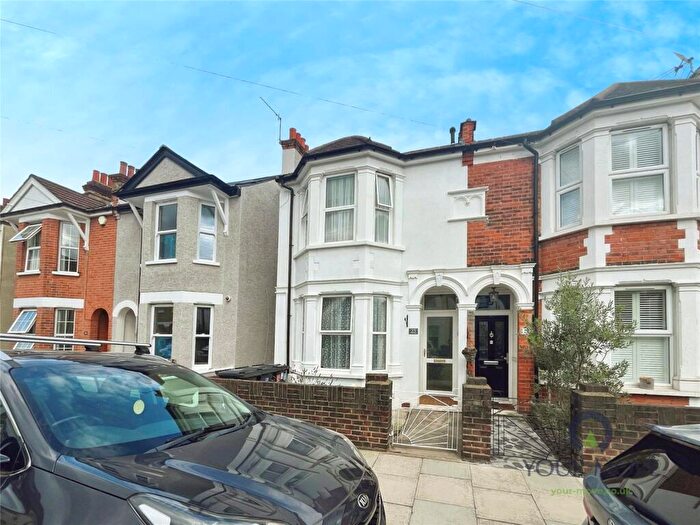 3 Bedroom Semi-Detached House For Sale In Gwydyr Road, Bromley, BR2