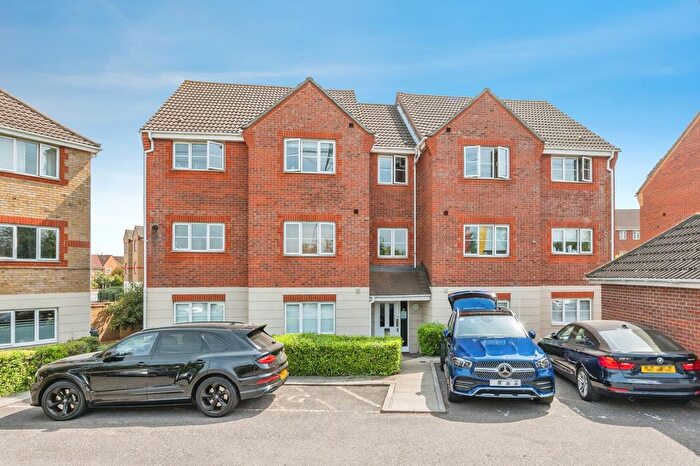 2 Bedroom Flat For Sale In Galleon Road, Chafford Hundred, Grays, Essex, RM16