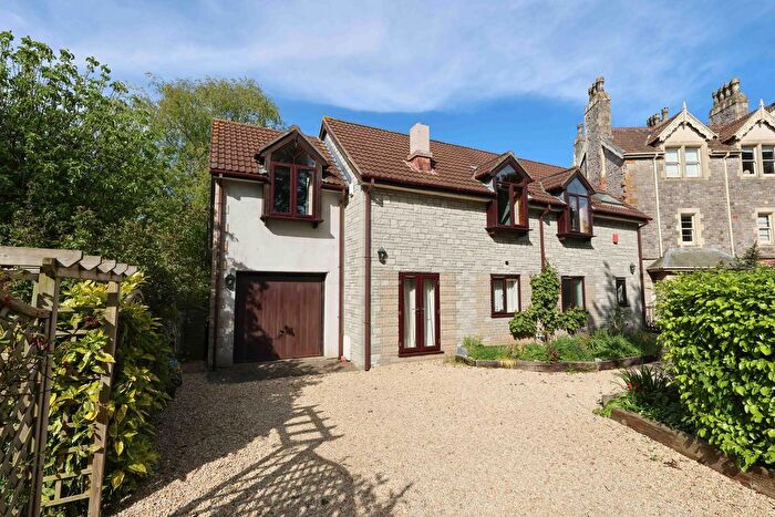 3 Bedroom Detached House For Sale In Woodside Road, Clevedon, BS21