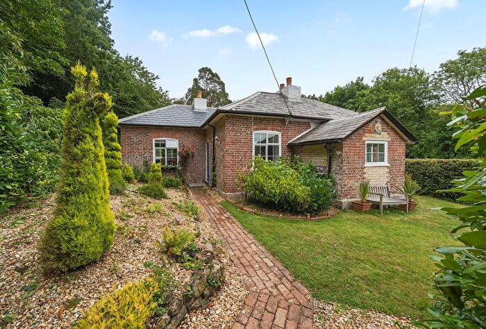 3 Bedroom Bungalow For Sale In Ivy Lane, Bells Yew Green, Tunbridge Wells, East Sussex, TN3
