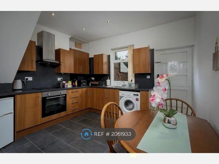 2 Bedroom Terraced House To Rent In Vicarage Lane, Blackpool, FY4