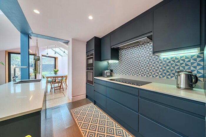 2 Bedroom Terraced House To Rent In Friendly Street London, SE8