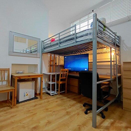 Studio To Rent In Lichfield Grove, Finchley, London, N3