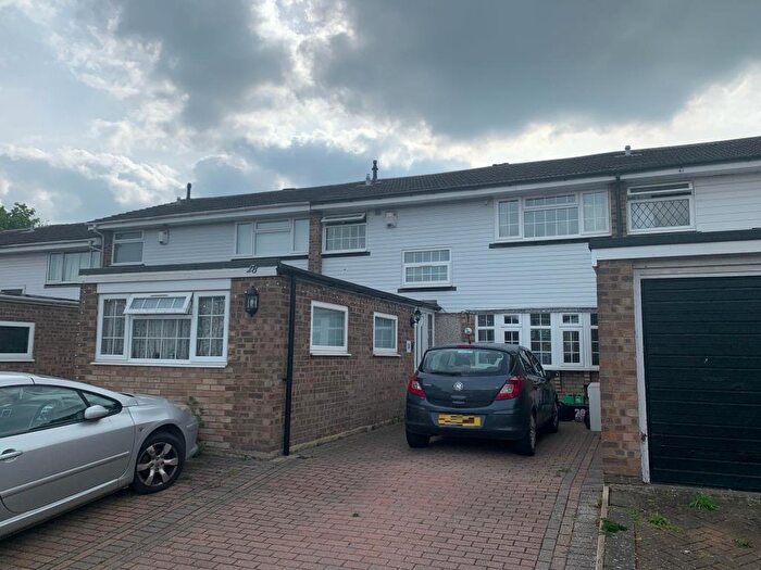 4 Bedroom Semi Detached House To Rent In Burnham, Slough, SL1
